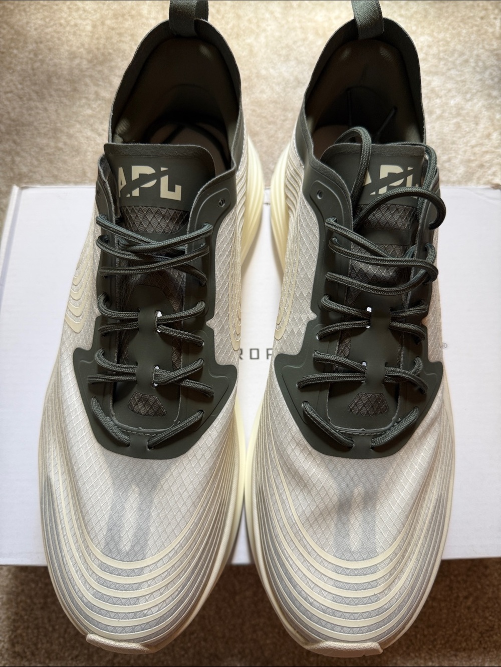 Men's APL Streamline Performance Sneakers / Trainers Like New With Box